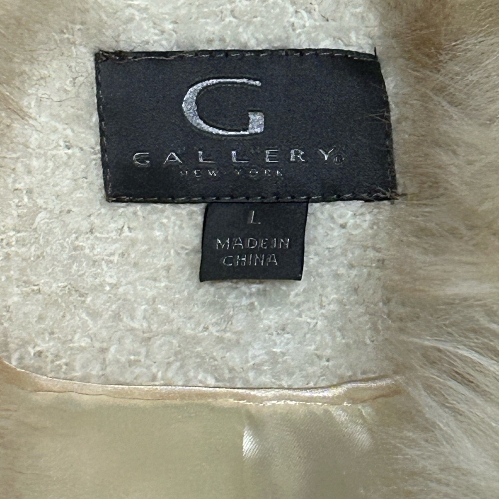 Ladies Winter Coat - Picture 2 of 5